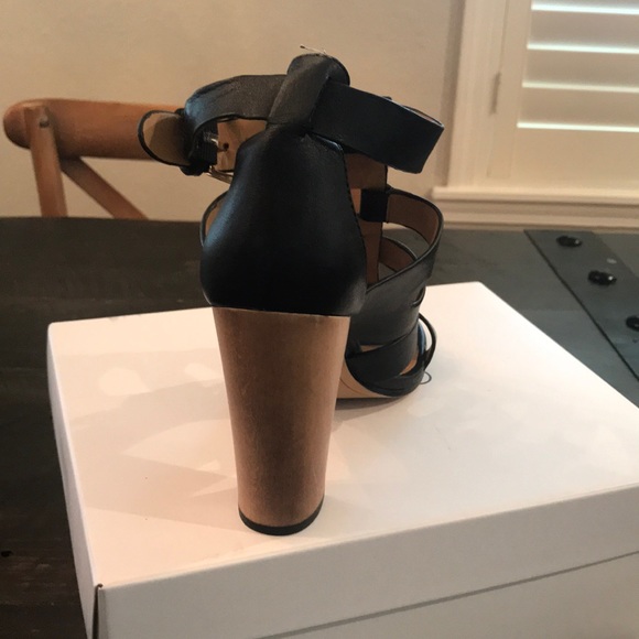 Dolce Vita strappy leather sandals - Picture 5 of 5